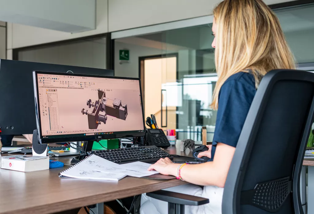 Progettazione su misura di Torni plurimandrino: trasforma la tua visione in realtà con soluzioni innovative. Contattaci ora! -1