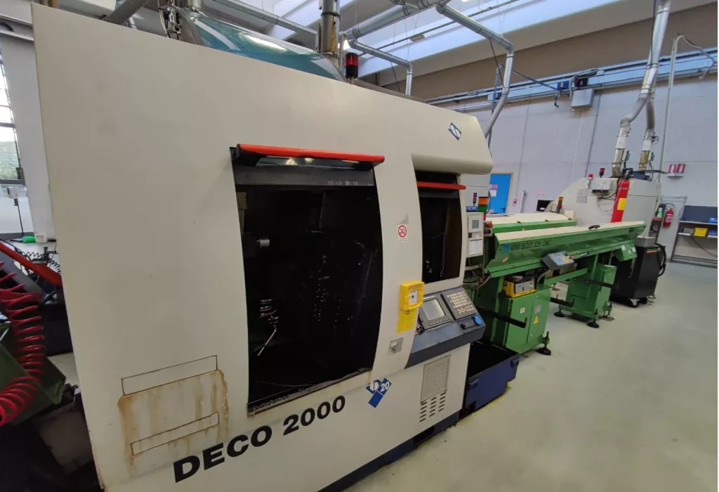 Cerchi Torni Plurimandrino Usati? Scopri il tornio Tornos Deco2000/20 CNC usato. Migliora la tua produzione con Axis.